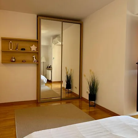 Апартаменти Confort 2 Бухарест